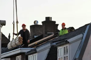 Comment détecter et réparer une fuite de toit rapidement